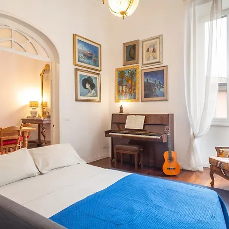 Elizabeth In Barberini Apartment *