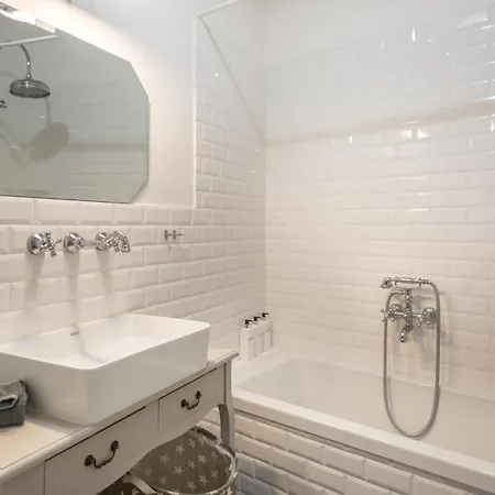 Elizabeth In Barberini Appartement